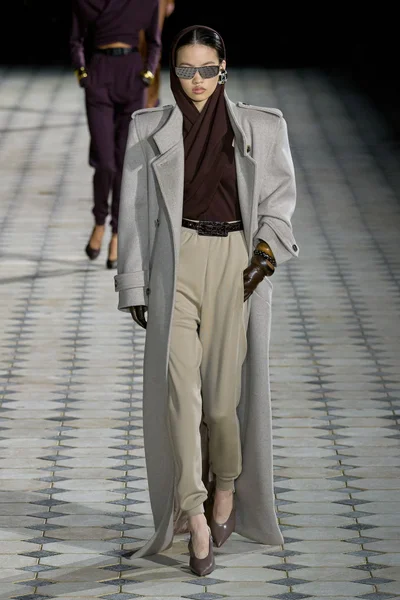 Look 27
